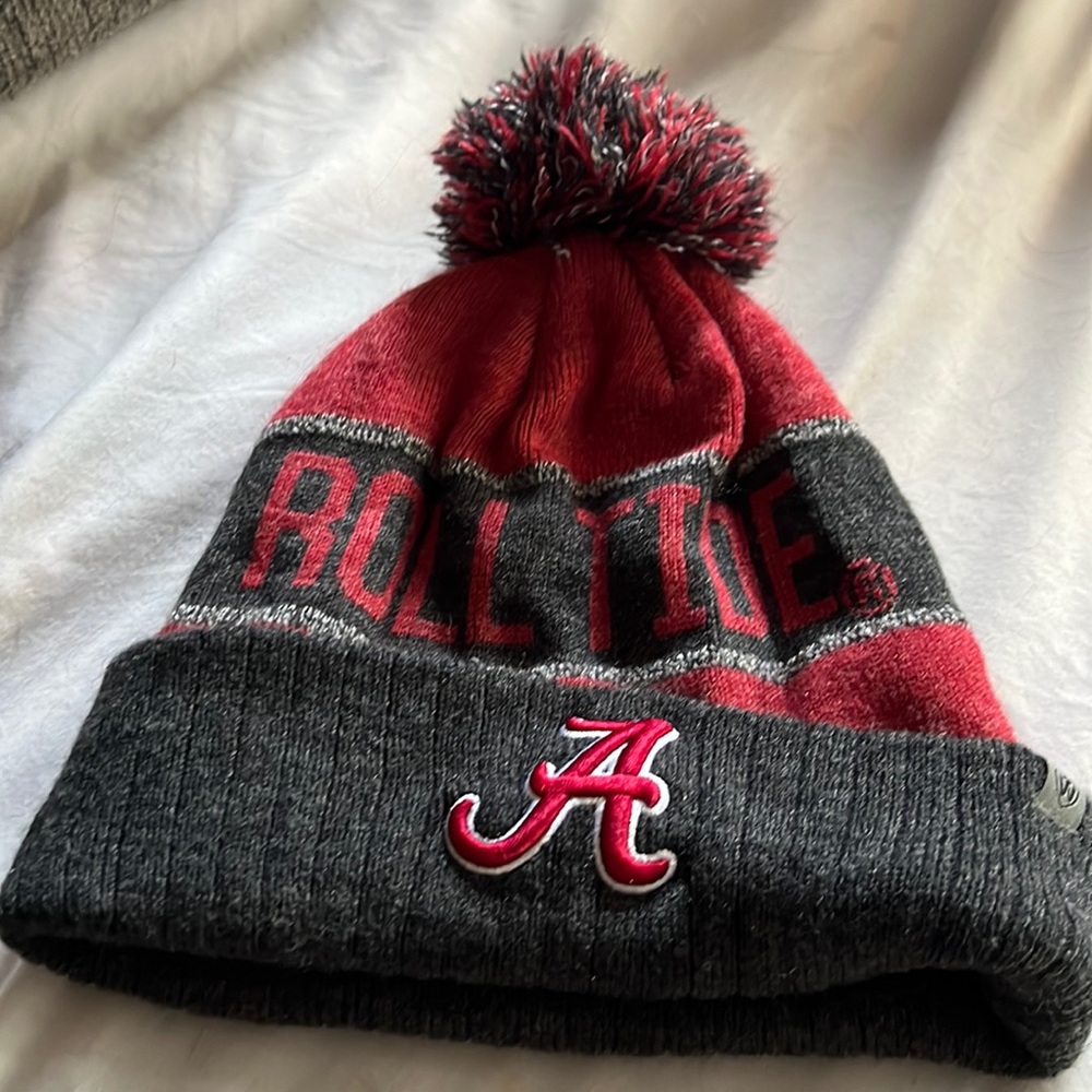 Alabama crimson tide beanie hat.